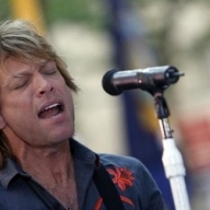 Бон Джови из-за кризиса решил спеть в Мадриде бесплатно Бон Джови из-за кризиса решил спеть в Мадриде бесплатно