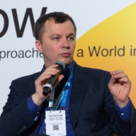 Милованов озвучил прогноз по средней зарплате на три года Милованов озвучил прогноз по средней зарплате на три года
