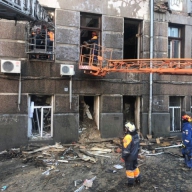 Пожар в одесском колледже: спасатели начали разбирать сгоревшие конструкции Пожар в одесском колледже: спасатели начали разбирать сгоревшие конструкции