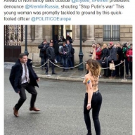 Активистки Femen на «нормандском саммите»: «Остановите путинскую войну» (видео, фото) Активистки Femen на «нормандском саммите»: «Остановите путинскую войну» (видео, фото)