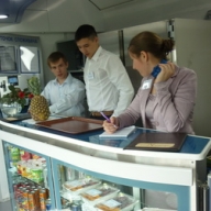 В ж/д-кассах теперь будут продавать еду для пассажиров Hyundai В ж/д-кассах теперь будут продавать еду для пассажиров Hyundai