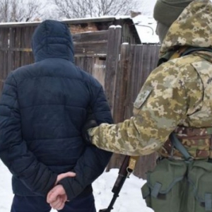 Боевика, охранявшего место сбитого МН-17, отправили под стражу Боевика, охранявшего место сбитого МН-17, отправили под стражу