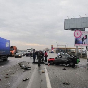 Под Одессой произошло масштабное ДТП: столкнулись сразу пять машин Под Одессой произошло масштабное ДТП: столкнулись сразу пять машин