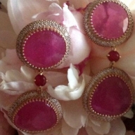 На двухлетие свадьбы Малахов подарил жене рубины и удочерил сейшельскую малышку На двухлетие свадьбы Малахов подарил жене рубины и удочерил сейшельскую малышку