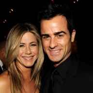 Дженнифер Энистон не позвала мать на свадьбу Дженнифер Энистон не позвала мать на свадьбу