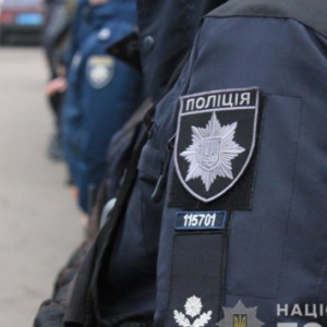 В Полтавской области пьяный тракторист набросился на полицейского В Полтавской области пьяный тракторист набросился на полицейского