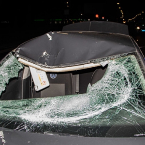 В Киеве в жутком ДТП погиб молодой мужчина: подробности В Киеве в жутком ДТП погиб молодой мужчина: подробности