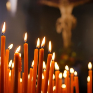 ПЦУ просит украинцев не целовать иконы и крест из-за коронавируса ПЦУ просит украинцев не целовать иконы и крест из-за коронавируса