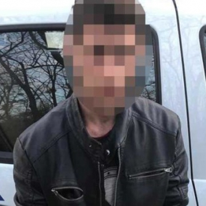 В Киеве поймали 20-летнего грабителя, который напал на прохожего В Киеве поймали 20-летнего грабителя, который напал на прохожего