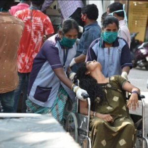 В Индии на химическом заводе произошла утечка газа В Индии на химическом заводе произошла утечка газа