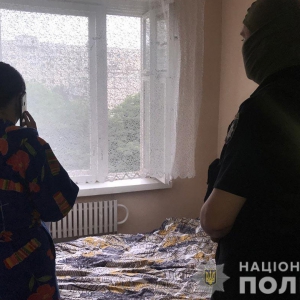 �� ���������� �������� � �������� �� 100 ����� �������� ����������� �� ������� �����