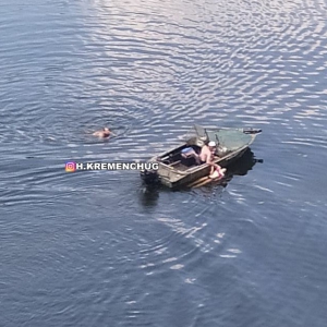 У Кременчуці з Крюківського мосту стрибнула дівчина — у непритомному стані її доставили до реанімації У Кременчуці з Крюківського мосту стрибнула дівчина — у непритомному стані її доставили до реанімації