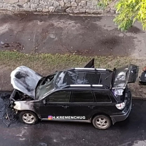 У Кременчуці згорів Mitsubishi Outlander У Кременчуці згорів Mitsubishi Outlander