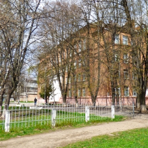 �� 9-� ����� ������� ��������� 4-���������� ������ �� 100 �������� �������