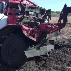 На Луганщині під час ліквідації пожежі машина рятувальників підірвалася на міні — постраждав пожежний з Полтавщини На Луганщині під час ліквідації пожежі машина рятувальників підірвалася на міні — постраждав пожежний з Полтавщини