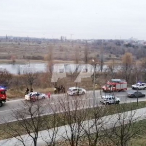 На Огнівці двоє дівчат провалилися під кригу На Огнівці двоє дівчат провалилися під кригу