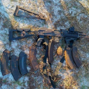 У Шишацькому районі правоохоронці виявили схрон зі зброєю та боєприпасами У Шишацькому районі правоохоронці виявили схрон зі зброєю та боєприпасами