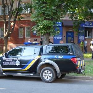 Підозрюваного, який кинув гранату в офіс партії «ОПЗЖ», випустили під особисту поруку Підозрюваного, який кинув гранату в офіс партії «ОПЗЖ», випустили під особисту поруку