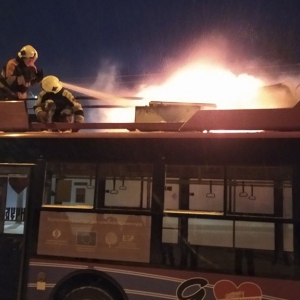 У Кременчуці загорівся тролейбус «Богдан» — травмованих та загиблих немає У Кременчуці загорівся тролейбус «Богдан» — травмованих та загиблих немає