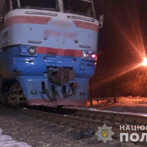 У Пирятині потяг на смерть збив 70-річного місцевого мешканця У Пирятині потяг на смерть збив 70-річного місцевого мешканця
