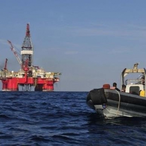 Цены на нефть растут из-за нового урагана в США Цены на нефть растут из-за нового урагана в США