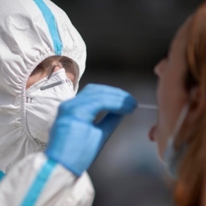 В Греции невакцинированных работников обязали тестироваться каждую неделю В Греции невакцинированных работников обязали тестироваться каждую неделю