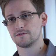 Сноуден надеется получить убежище во Франции Сноуден надеется получить убежище во Франции