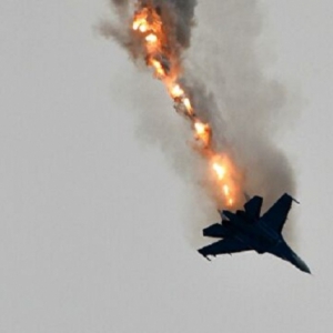 На Осокорках впав збитий літак окупантів Су-27. 