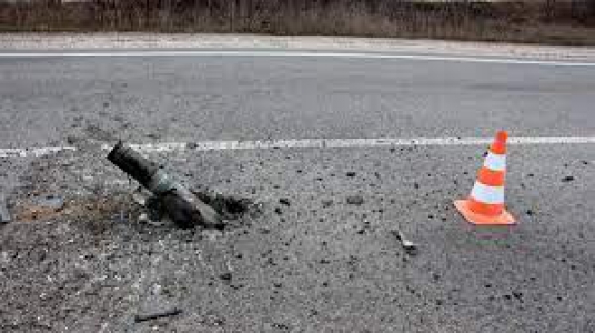 ЗСУ контролює трасу Бахмут-Лисичанськ, але ворог її обстрілює ЗСУ контролює трасу Бахмут-Лисичанськ, але ворог її обстрілює