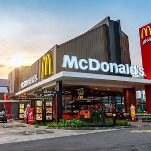McDonald’s готується до відновлення роботи в Україні