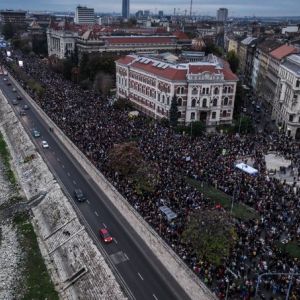 В Угорщині тисячі людей вийшли на протест проти уряду Орбана В Угорщині тисячі людей вийшли на протест проти уряду Орбана