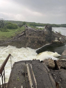 Окупанти пошкодили греблю Карлівського водосховища на Донеччині