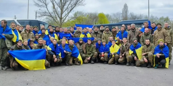 Рідні полонених українців можуть потрапити на гачок спецслужб РФ, погоджуючись «викупити» своїх близьких — Офіс омбудсмена Рідні полонених українців можуть потрапити на гачок спецслужб РФ, погоджуючись «викупити» своїх близьких — Офіс омбудсмена