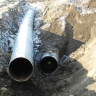 В Донбассе вырыли нелегальный нефтепровод в Россию В Донбассе вырыли нелегальный нефтепровод в Россию