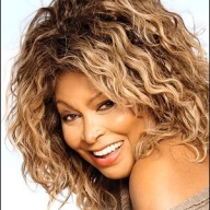 73-летняя Тина Тернер вышла замуж 73-летняя Тина Тернер вышла замуж