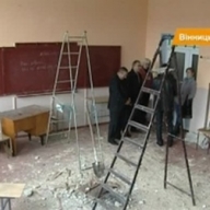 В винницкой школе на учеников упал потолок В винницкой школе на учеников упал потолок
