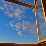 В Сумской области молодая женщина выбросилась из окна в свой день рождения В Сумской области молодая женщина выбросилась из окна в свой день рождения