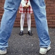 В Запорожской области мужчина четыре года насиловал маленькую дочь и зарабатывал на этом деньги В Запорожской области мужчина четыре года насиловал маленькую дочь и зарабатывал на этом деньги