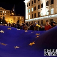 Запорожские студенты вновь пришли на Евромайдан к стенам горсовета Запорожские студенты вновь пришли на Евромайдан к стенам горсовета