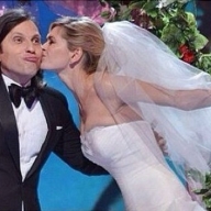 В сети появилось свадебное фото Веры Брежневой и Александра Реввы В сети появилось свадебное фото Веры Брежневой и Александра Реввы