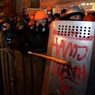 На улицах Киева замечены машины с военными На улицах Киева замечены машины с военными