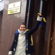 Руслана приехала на допрос к Руслана приехала на допрос к