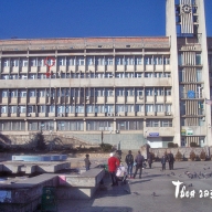 С 5-го этажа мэрии Алушты прыгнул голый мужчина 