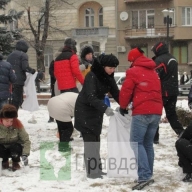 В Ивано-Франковске полторы тысячи активистов захватили облгосадминистрацию В Ивано-Франковске полторы тысячи активистов захватили облгосадминистрацию
