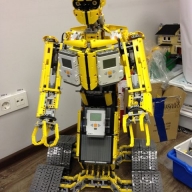 Украинские трансформеры: школьники учат машин украшать торты и сортировать кубики Украинские трансформеры: школьники учат машин украшать торты и сортировать кубики