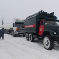 ЧП на трассе под Николаевом: в снежном плену застряли 300 машин и автобусов ЧП на трассе под Николаевом: в снежном плену застряли 300 машин и автобусов