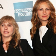 На месте гибели сестры Джулии Робертс найдена предсмертная записка На месте гибели сестры Джулии Робертс найдена предсмертная записка