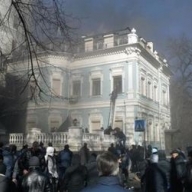 Партия регионов: Во время штурма офиса инженеру прострелили голову Партия регионов: Во время штурма офиса инженеру прострелили голову