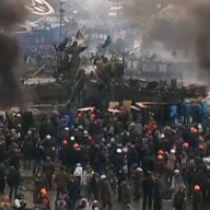 В центр Киева приехали машины с иностранными дипномерами В центр Киева приехали машины с иностранными дипномерами