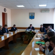 В Мариупольском горсовете состоялось второе заседание круглого стола с участием политических партий и общественных организаций В Мариупольском горсовете состоялось второе заседание круглого стола с участием политических партий и общественных организаций